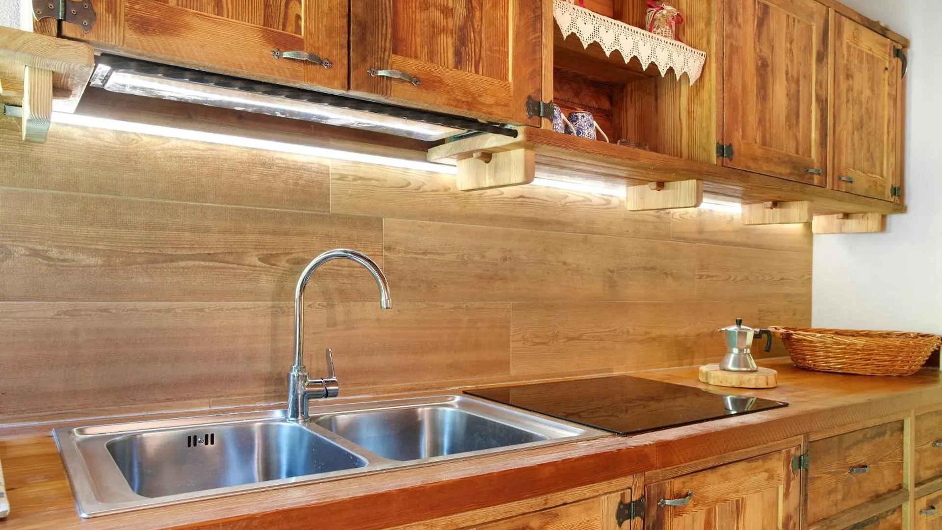 Chalet Dei Cervi Monno 0*,  Italie